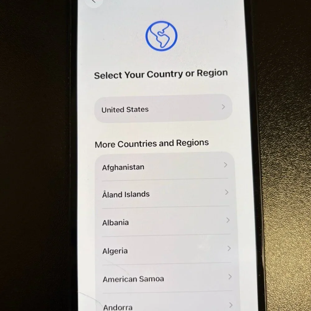 iPhone 12 – 64GB (Unlocked) – Cracked / Damaged Screen – Fully Functional